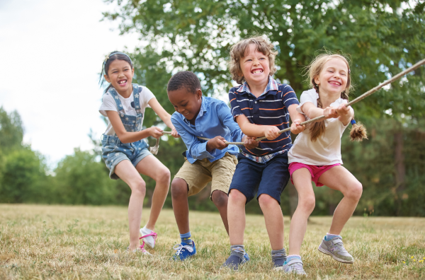 kids playing tug of war